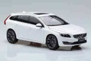 Volvo V60 D3 Crystal Бял FAW 1:18 9430840 Метал — снимка 5 от 7