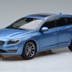Volvo V60 D3 Power Син FAW 1:18 9430839 Метал