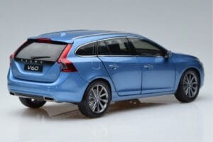 Volvo V60 D3 Power Син FAW 1:18 9430839 Метал — снимка 3 от 7