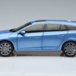 Volvo V60 D3 Power Син FAW 1:18 9430839 Метал - image 4 of 7