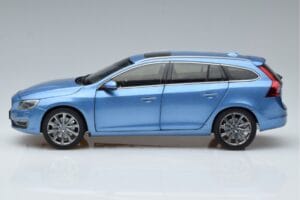 Volvo V60 D3 Power Син FAW 1:18 9430839 Метал — снимка 4 от 7