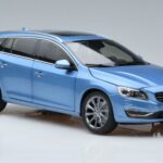 Volvo V60 D3 Power Син FAW 1:18 9430839 Метал - image 5 of 7