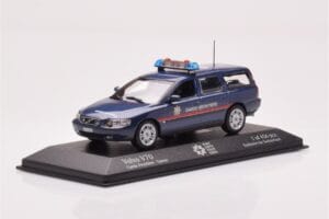 Volvo V70 Garde Frontiere Suisse Minichamps 1:43 430171899 Метал — снимка 2 от 4