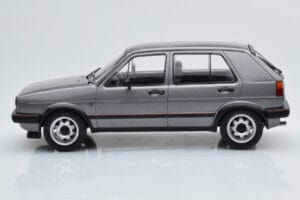 Volkswagen Golf GTI Mk2 Сив MCG 1:18 MCG18390 Метал — снимка 3 от 6