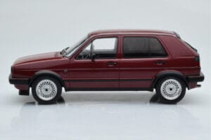 Volkswagen Golf GTI Mk2 Червен MCG 1:18 MCG18391 Метал — снимка 3 от 6
