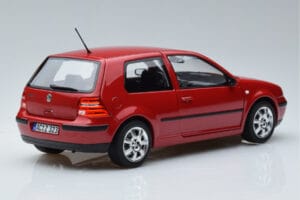 Volkswagen Golf Mk4 Червен Norev 1:18 188573 Метал — снимка 3 от 7