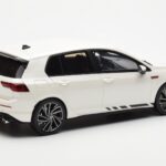 Volkswagen Golf GTI Mk8 Clubsport Бял Otto 1:18 - image 2 of 6