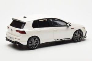 Volkswagen Golf GTI Mk8 Clubsport Бял Otto 1:18 OT986 Смола — снимка 2 от 6