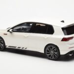Volkswagen Golf GTI Mk8 Clubsport Бял Otto 1:18 - image 5 of 6