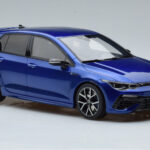 Volkswagen Golf Mk8 R Син Otto 1:18 - image 4 of 6