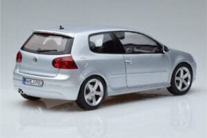 Volkswagen Golf GTI Mk5 Pirelli Edition Сребристо Norev 1:18 188425 Метал — снимка 3 от 7
