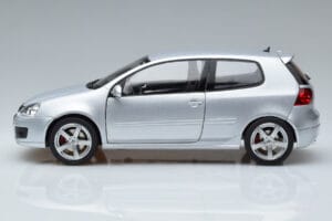 Volkswagen Golf GTI Mk5 Pirelli Edition Сребристо Norev 1:18 188425 Метал — снимка 4 от 7