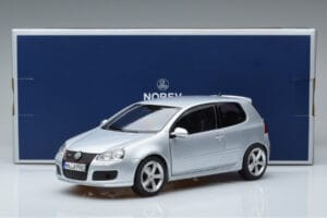 Volkswagen Golf GTI Mk5 Pirelli Edition Сребристо Norev 1:18 188425 Метал — снимка 7 от 7