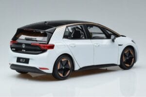 Volkswagen ID.3 Бял FAW 1:18 ZVN000001WEI Метал — снимка 3 от 7