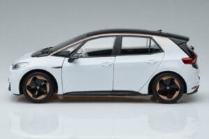 Volkswagen ID.3 Бял FAW 1:18 ZVN000001WEI Метал — снимка 4 от 7