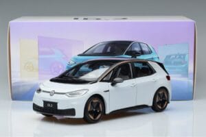 Volkswagen ID.3 Бял FAW 1:18 ZVN000001WEI Метал — снимка 7 от 7