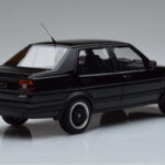 Volkswagen Jetta Mk2 Черен Otto 1:18 - image 2 of 6