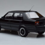 Volkswagen Jetta Mk2 Черен Otto 1:18 - image 5 of 6