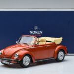 Volkswagen Beetle 1303 Кабриолет Оранжев Norev 1:18 - image 6 of 6