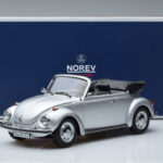 Volkswagen Beetle 1303 Кабриолет Сребрист Norev 1:18 - image 6 of 6