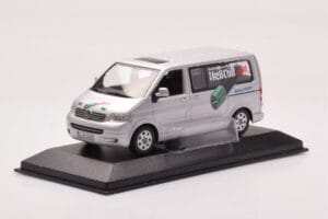 Volkswagen Multivan T5 Сребърен Heli Coil Edition Minichamps 1:43 VOLKSWAGEN-264345 Метал — снимка 2 от 4