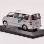 Volkswagen Multivan T5 Сребърен Heli Coil Edition Minichamps 1:43 - image 3 of 4