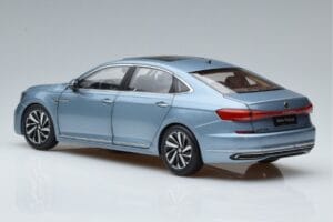 Volkswagen Passat B8 Син FAW 1:18 ZVF000003A Метал — снимка 6 от 7