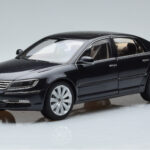 Volkswagen Phaeton V6 Mazeppa Сив Kyosho 1:18