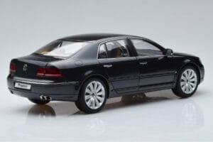 Volkswagen Phaeton V6 Mazeppa Сив Kyosho 1:18 08831MBK Метал — снимка 3 от 9