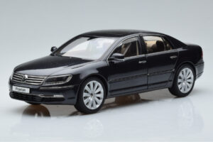 Volkswagen Phaeton V6 Mazeppa Сив Kyosho 1:18