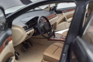 Volkswagen Phaeton V6 Mazeppa Сив Kyosho 1:18 08831MBK Метал — снимка 8 от 9