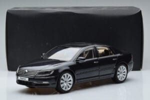 Volkswagen Phaeton V6 Mazeppa Сив Kyosho 1:18 08831MBK Метал — снимка 9 от 9