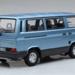 Volkswagen T3 Multivan Синьо Norev 1:18 - image 2 of 6