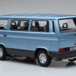 Volkswagen T3 Multivan Синьо Norev 1:18 - image 5 of 6
