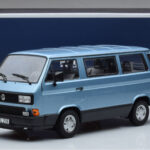 Volkswagen T3 Multivan Синьо Norev 1:18 - image 6 of 6