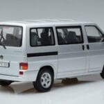 Volkswagen T4b Transporter Caravelle Minibus Schuco 1:18 450041500 Метал - image 3 of 8