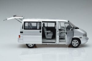 Volkswagen T4b Transporter Caravelle Minibus Schuco 1:18 450041500 Метал — снимка 4 от 8