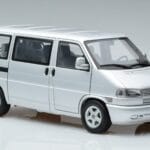 Volkswagen T4b Transporter Caravelle Minibus Schuco 1:18 450041500 Метал - image 6 of 8