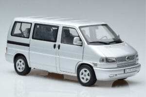 Volkswagen T4b Transporter Caravelle Minibus Schuco 1:18 450041500 Метал — снимка 6 от 8