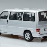 Volkswagen T4b Transporter Caravelle Minibus Schuco 1:18 450041500 Метал - image 7 of 8