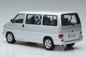 Volkswagen T4b Transporter Caravelle Minibus Schuco 1:18 450041500 Метал — снимка 7 от 8