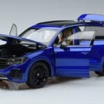 Volkswagen Touareg CR Синьо FAW 1:18 LTC761021BLU Метал - image 2 of 7