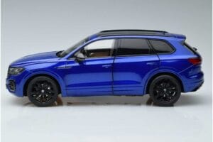 Volkswagen Touareg CR Синьо FAW 1:18 LTC761021BLU Метал — снимка 4 от 7