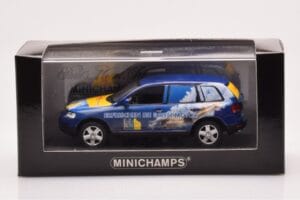 Volkswagen Touareg 7L Shell Helix Fresh Up Force Minichamps 1:43 VOLKSWAGEN-264066 Метал — снимка 4 от 4