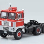 White 7400 Червен Сребрист IXO 1:43