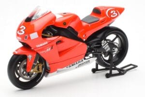 Yamaha YZR-M1 Marlboro Yamaha Team #3 M. Biaggi MotoGP 2002 Minichamps 1:12 122026303 Метал — снимка 2 от 4