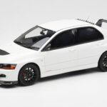 Mitsubishi Lancer Evo VIII MR FQ-400 Бял Otto 1:18