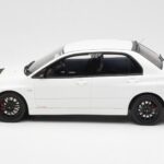 Mitsubishi Lancer Evo VIII MR FQ-400 Бял Otto 1:18 - image 3 of 6