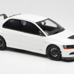 Mitsubishi Lancer Evo VIII MR FQ-400 Бял Otto 1:18 - image 4 of 6
