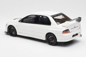 Mitsubishi Lancer Evo VIII MR FQ-400 Бял Otto 1:18 OT777 Смола — снимка 5 от 6